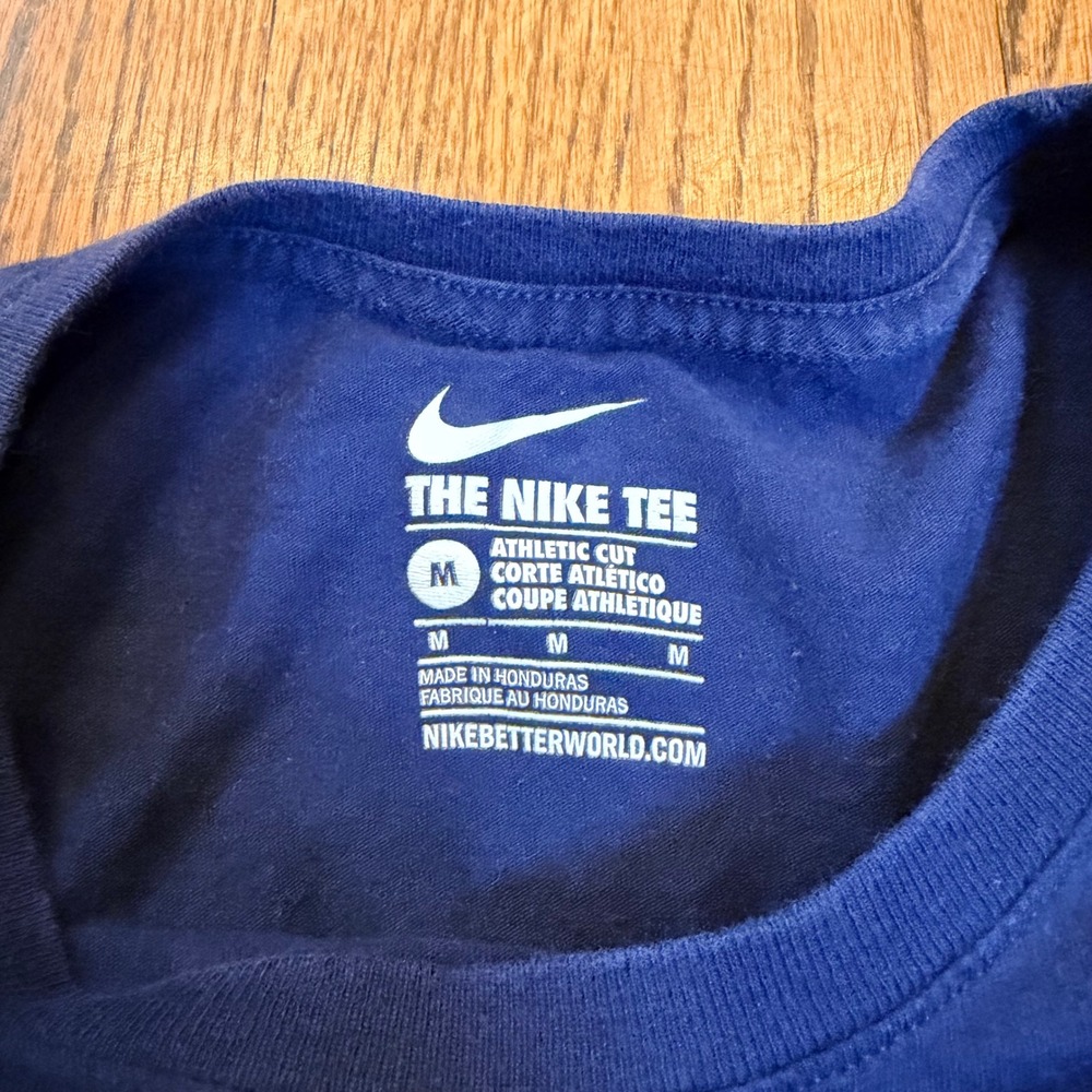 Nike Baylor Basketball Long Sleeve Tee Athletic Cut Size M Navy Blue‎ Graphic - Picture 6 of 8